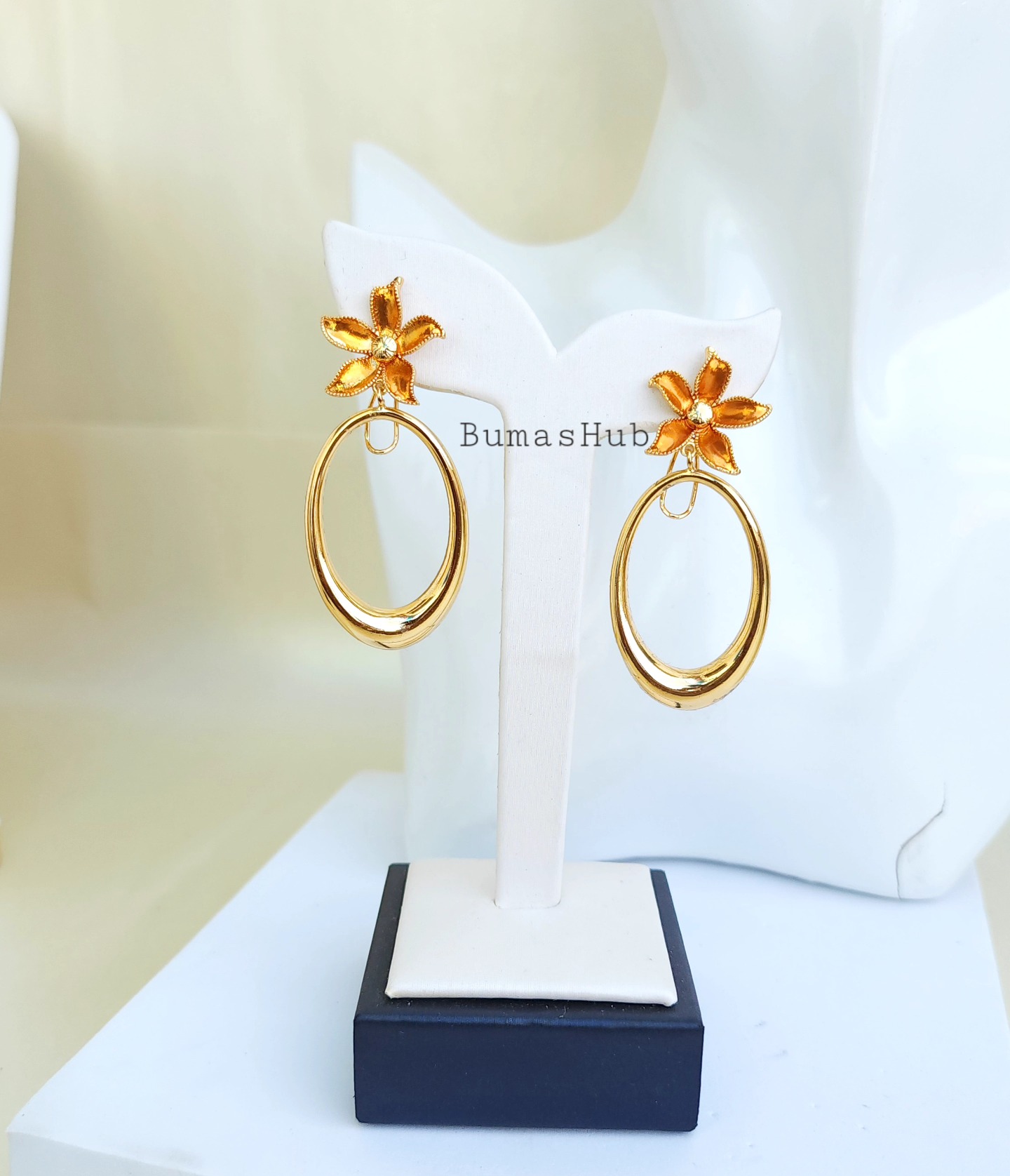Pretty Gold Earring