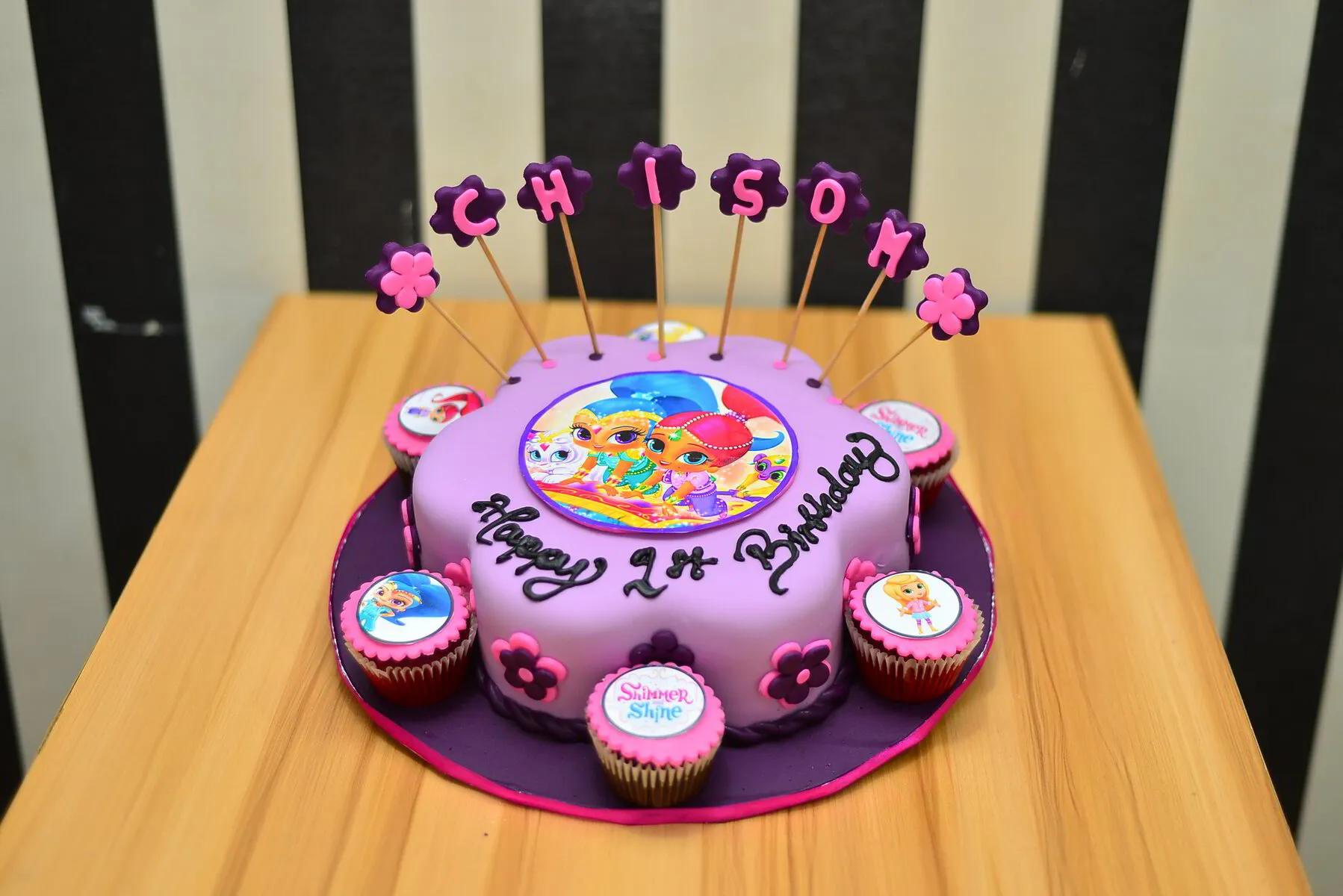 Shimmer & Shine Blossom Cake - Fondant Icing