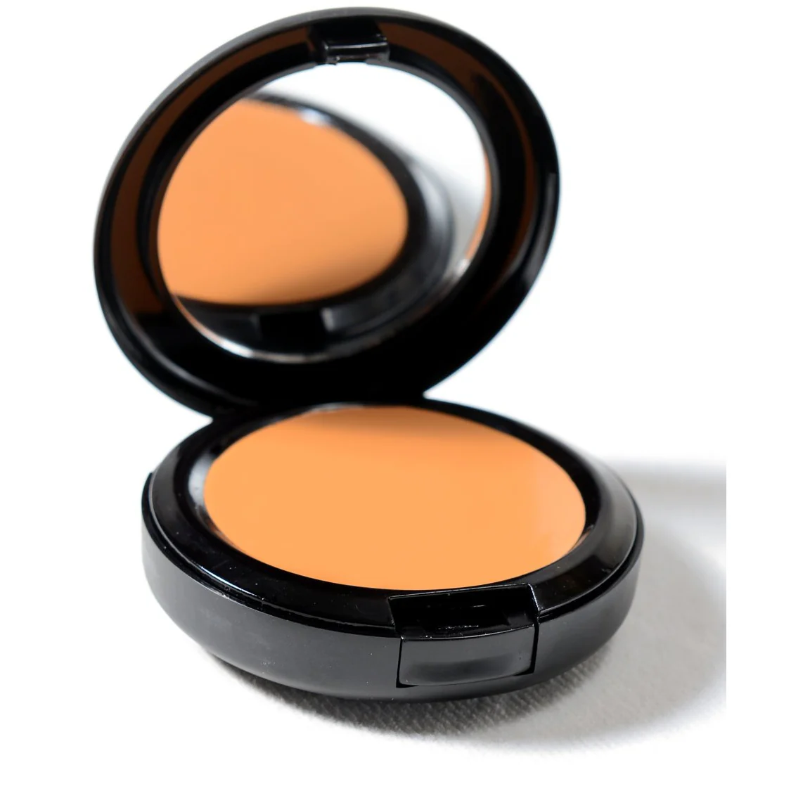 Radiant Honey Foundation