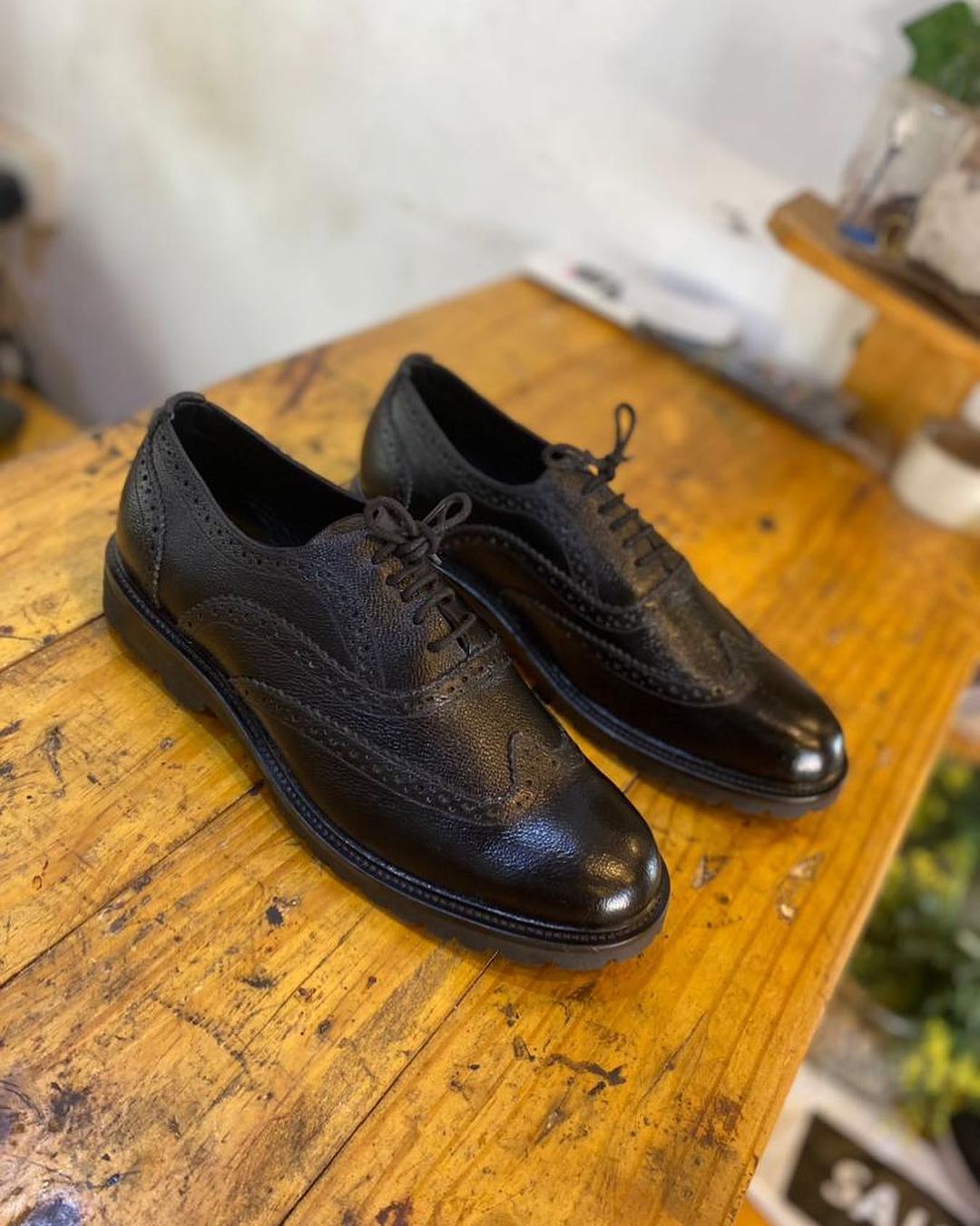 Pimples leather brogues