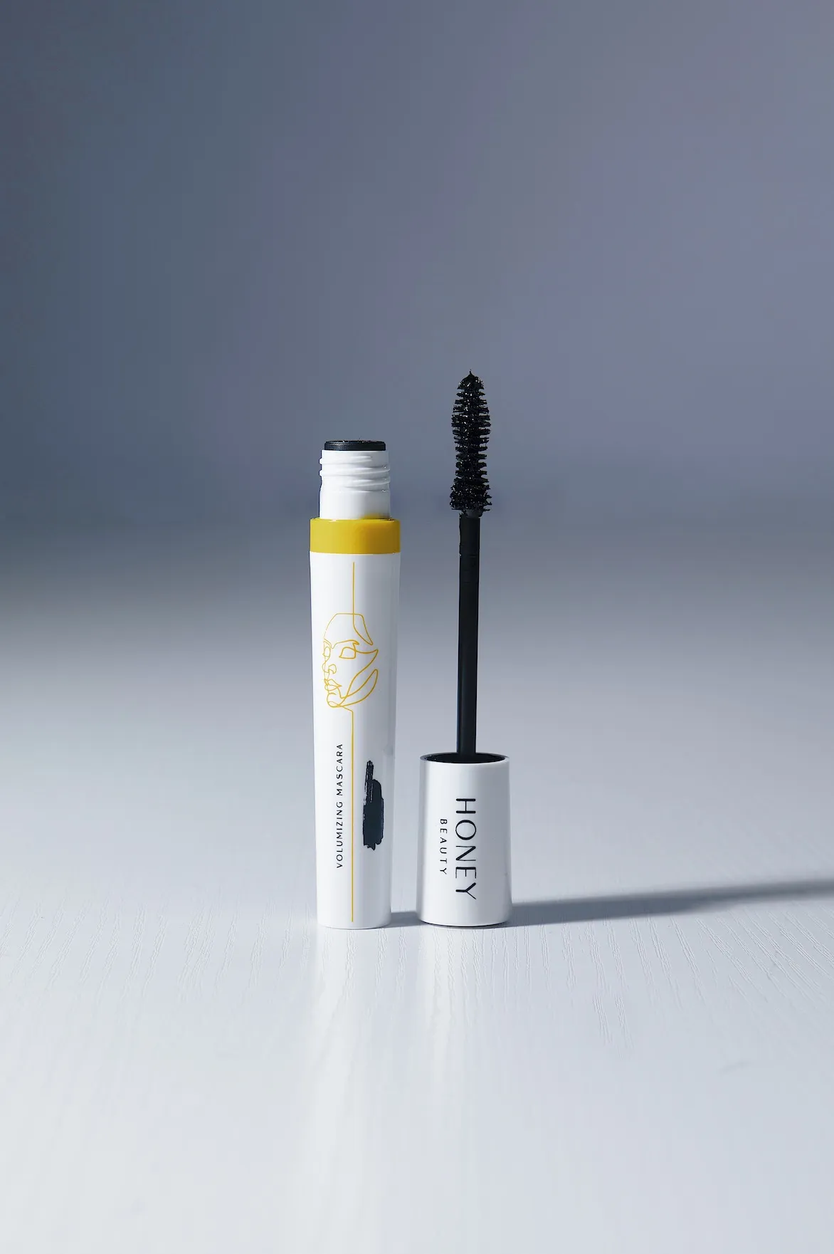 WATERPROOF VOLUMIZING MASCARA